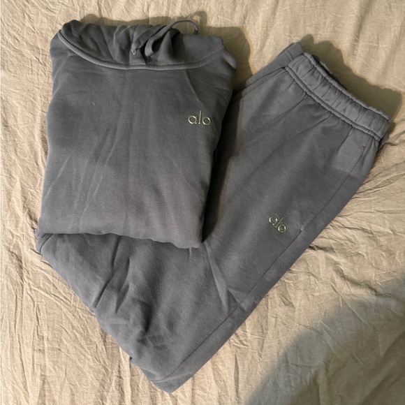 ALO Yoga Tops - Alo Accolade Steel Grey Sweat Set